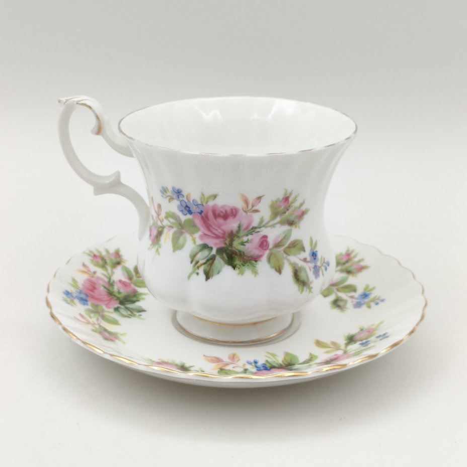 Кофейная пара с нежным цветочным декором  "Moss Rose", фарфор, деколь, золочение, Royal Albert, Великобритания, 2000-2010 гг.