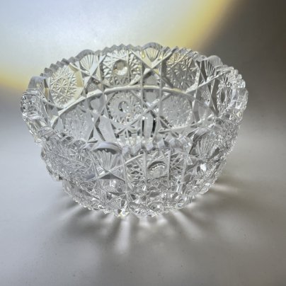 Салатник круглой формы с резным геометрическим декором, хрусталь, пресс, СССР, 1970-1990 гг.