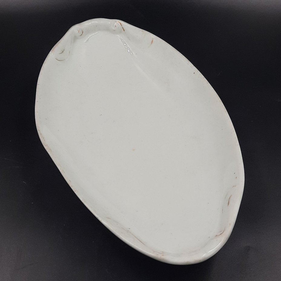 Блюдо сервировочное овальной формы, фарфор, золочение, Товарищество М.С. Кузнецова в Дулёво, Российская империя, 1864-1889 гг.