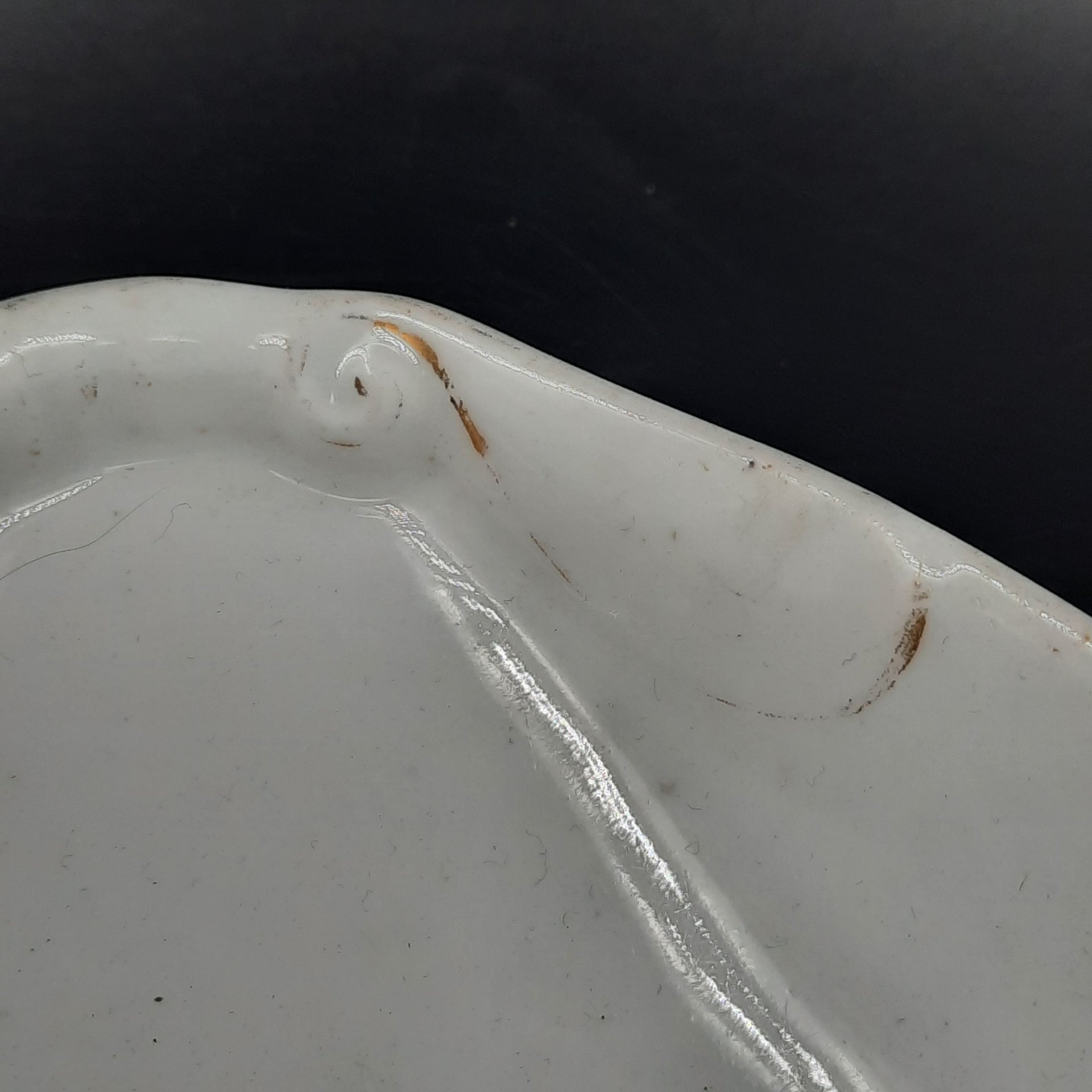 Блюдо сервировочное овальной формы, фарфор, золочение, Товарищество М.С. Кузнецова в Дулёво, Российская империя, 1864-1889 гг.