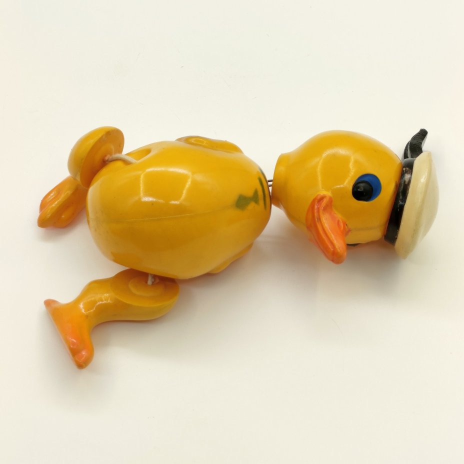 Фигурка "Утёнок-моряк", худ. Н.Д. Тыркова, Охтинский химический комбинат, целлулоид, металл, штамповка, краска