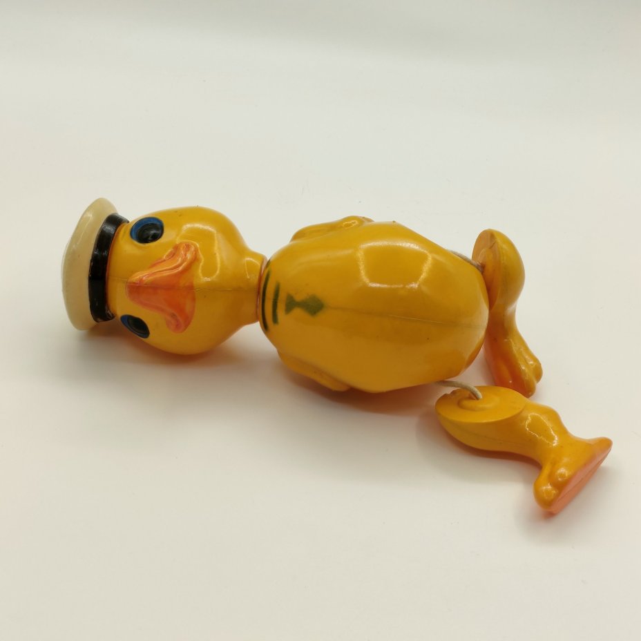 Фигурка "Утёнок-моряк", худ. Н.Д. Тыркова, Охтинский химический комбинат, целлулоид, металл, штамповка, краска