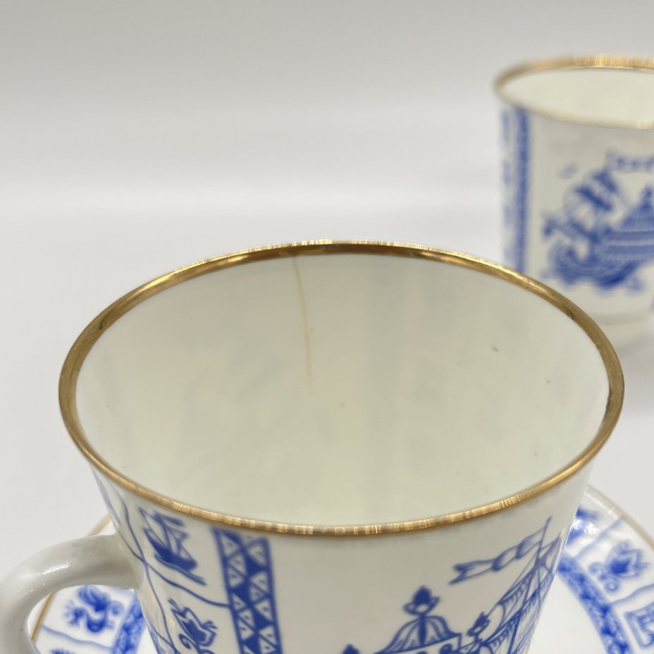 Две чашки и блюдце "Кораблик", фарфор, деколь, золочение, Ленинградский фарфоровый завод (ЛФЗ), СССР, 1950-1980 гг.