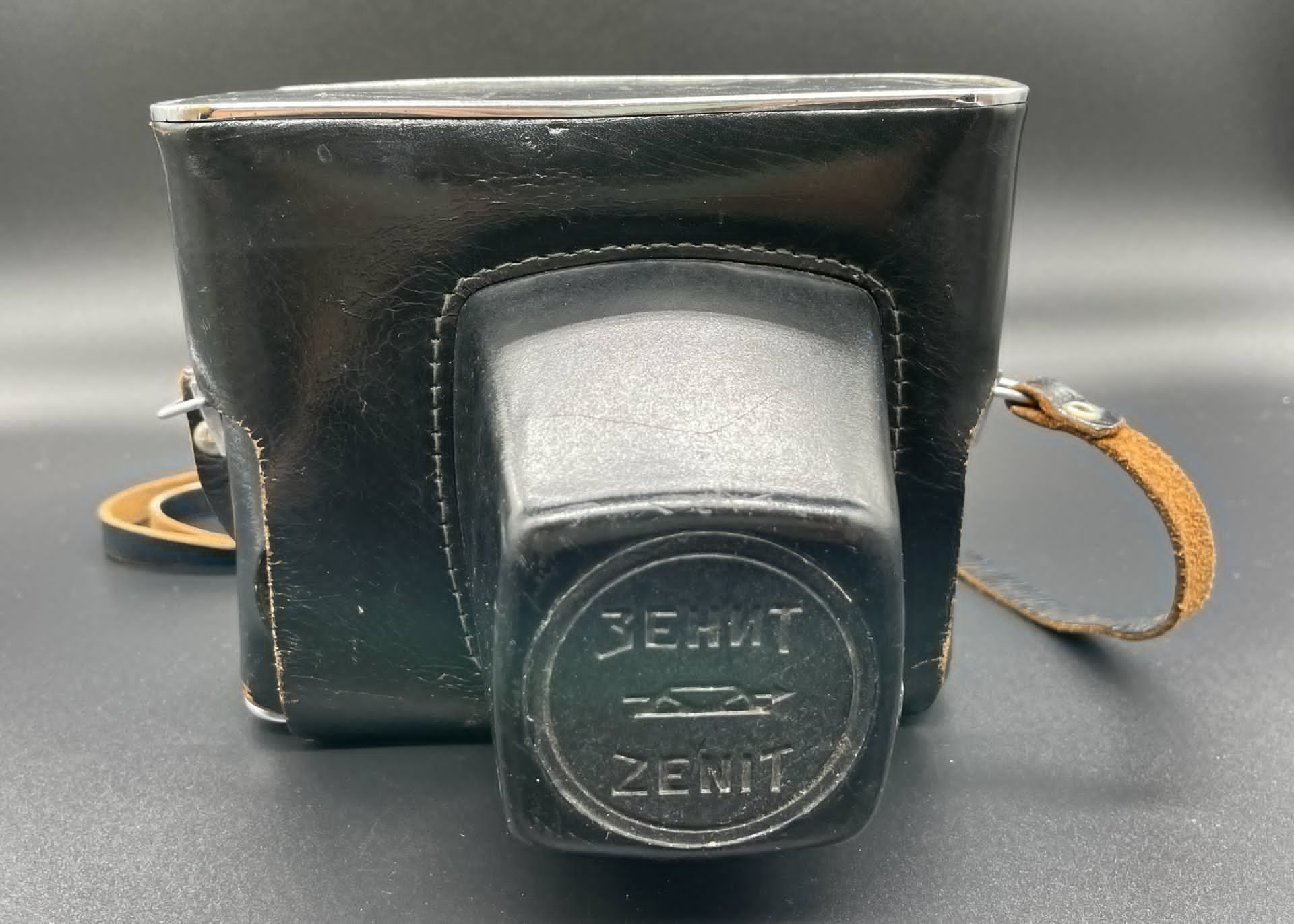 Фотоаппарат "Зенит-Е"  с объективом "Гелиос-44-2" в оригинальном кофре, Красногорский механический завод (КМЗ)