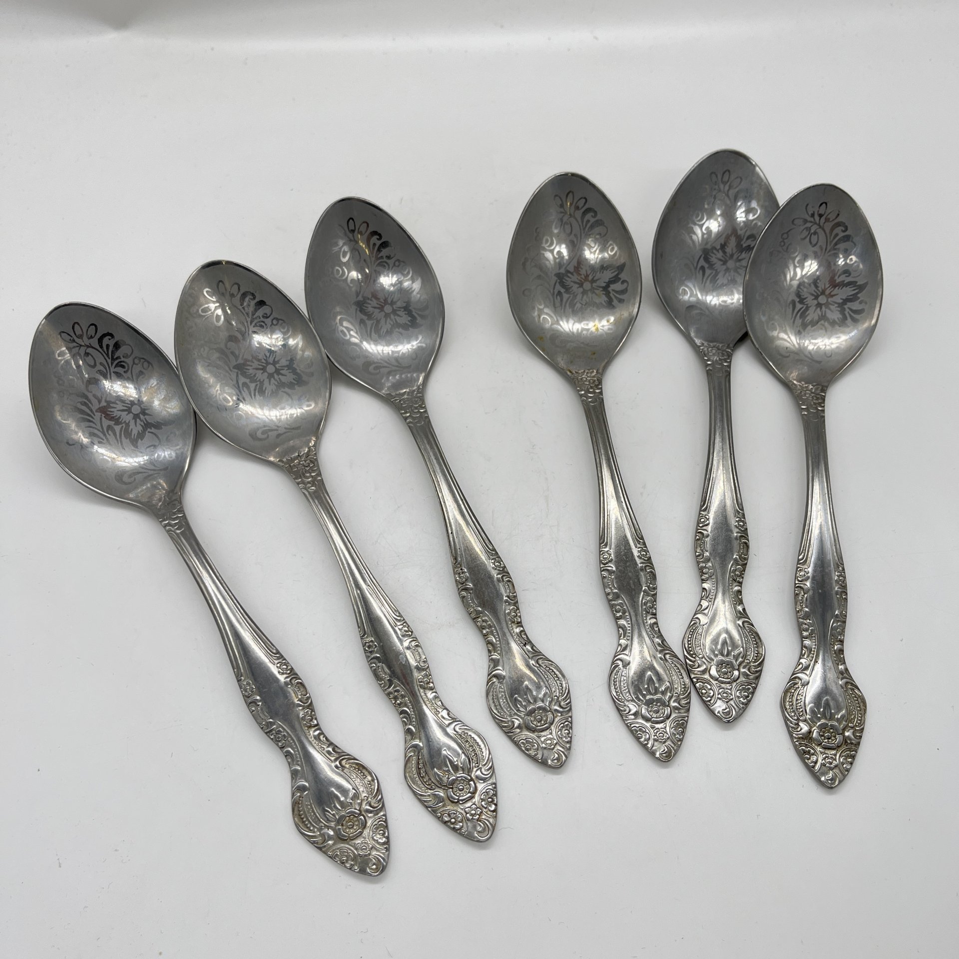Набор из 6-ти столовых ложек, украшенных флоральным декором, нержавеющая сталь, Павловский завод художественных металлоизделий им. С.М. Кирова
