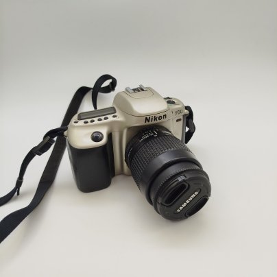 Фотоаппарат Nikon F50 с объективом Nikon AF Nikkor 35-80mm f4-5.6, пластик, стекло, металл, Япония, 1994-2000 гг.