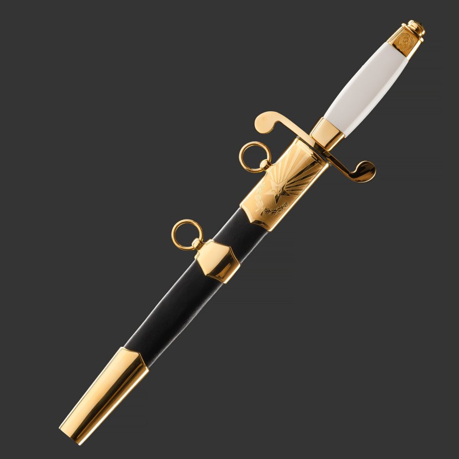 Кортик "Кремль", сталь, латунь, дерево, черная кожа, неолейкорит, золочение; в деревянном подарочном коробе с бархатным ложементом