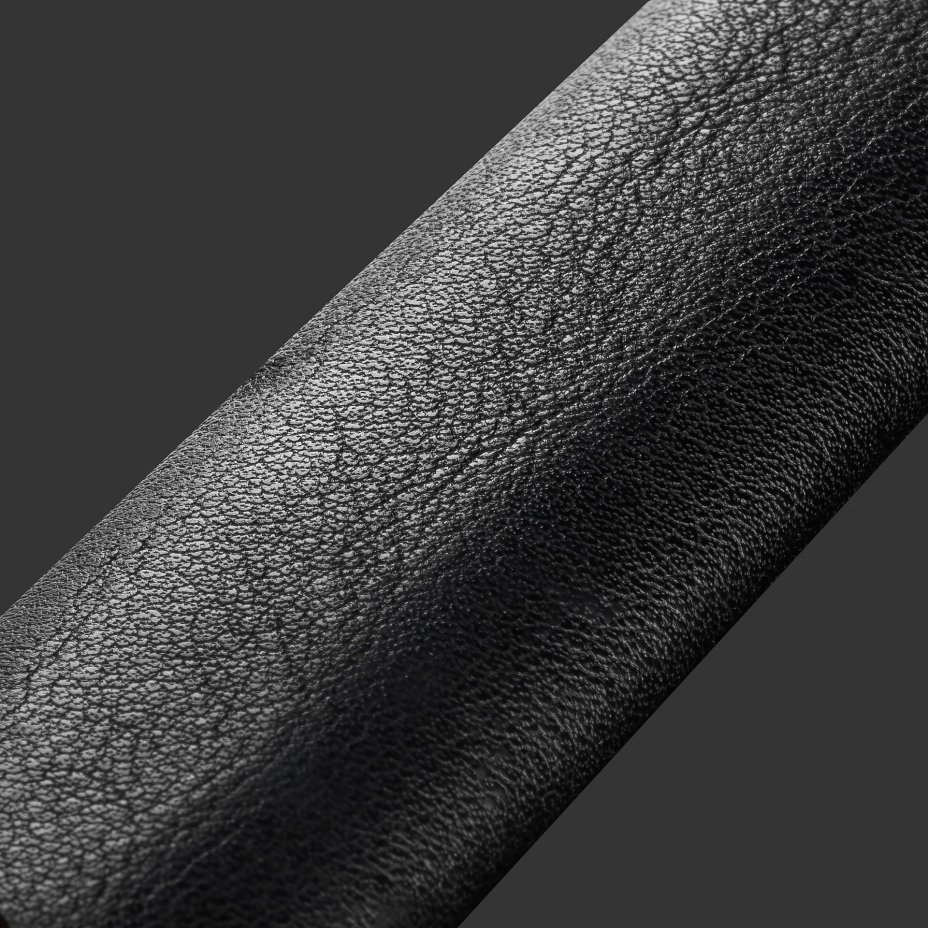 Кортик "Кремль", сталь, латунь, дерево, черная кожа, неолейкорит, золочение; в деревянном подарочном коробе с бархатным ложементом