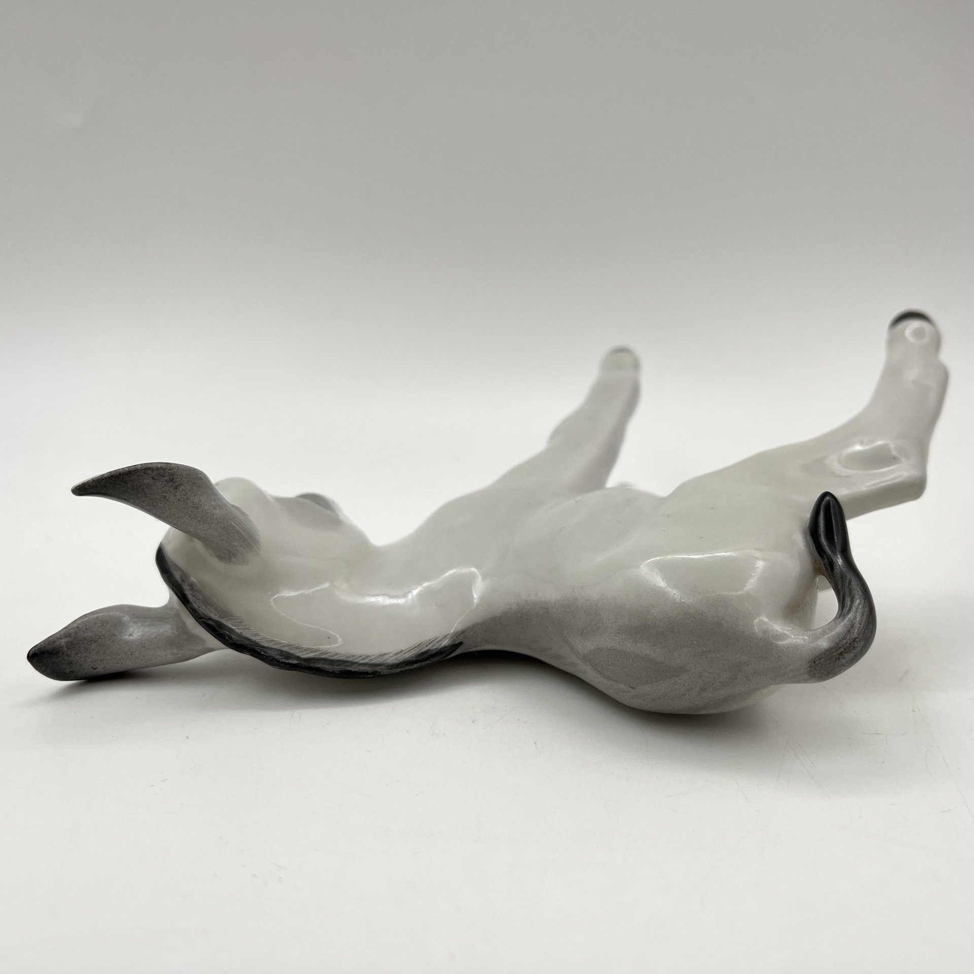 Статуэтка "Ослик", скульптор Воробьев Б. Я., художник Жбанов В. М., фарфор, роспись, Ленинградский фарфоровый завод (ЛФЗ), СССР, 1960-1970 гг.