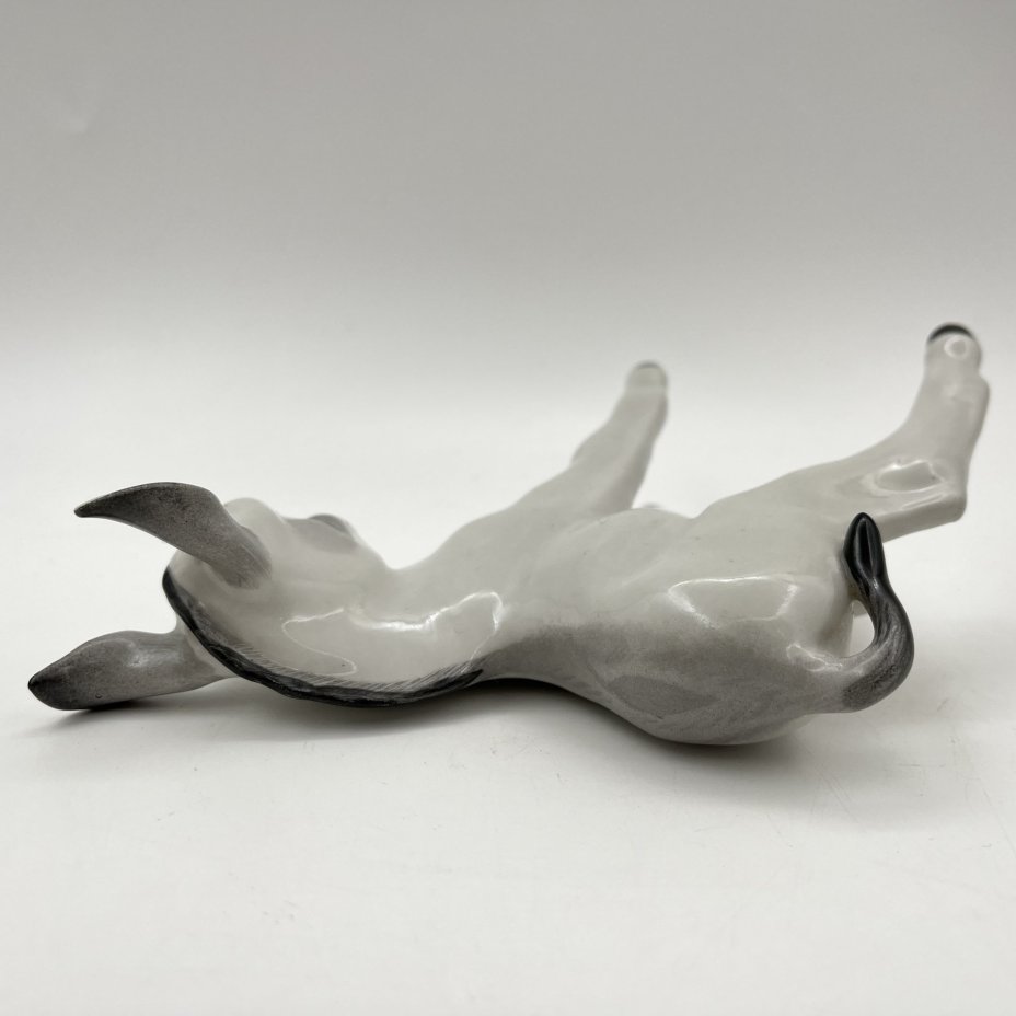 Статуэтка "Ослик", скульптор Воробьев Б. Я., художник Жбанов В. М., фарфор, роспись, Ленинградский фарфоровый завод (ЛФЗ), СССР, 1960-1970 гг.