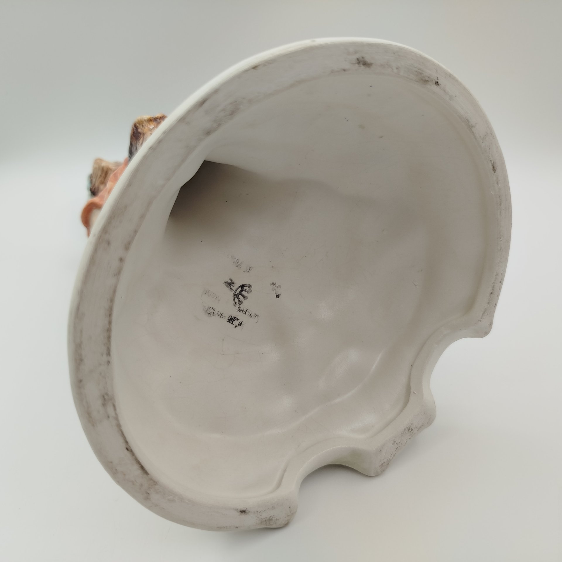 Статуэтка "Девочка с фруктами" в стилистике Capodimonte, фаянс, роспись, Европа, 1970-1990 гг.