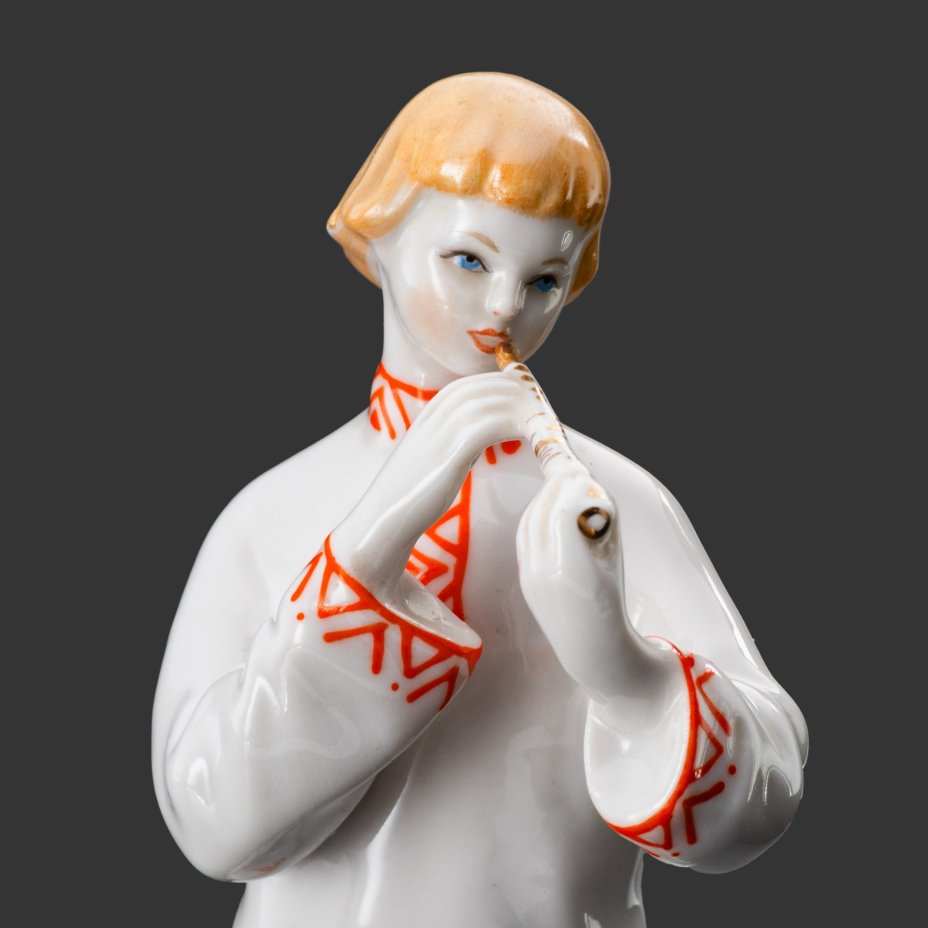 Статуэтка "Лель", скульптор Велихова С.Б., художник Григорьева Л.И., фарфор, роспись, золочение, Ленинградский фарфоровый завод (ЛФЗ), Ленинградский фарфоровый завод (ЛФЗ)