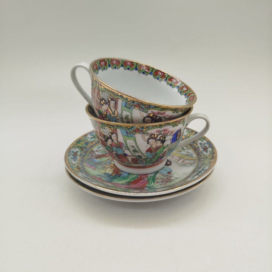 Набор из двух чайных пар украшенных сюжетом в восточном стиле, Guangzhou, фарфор, деколь с подрисовкой, золочение, Китай, 1970-1990 гг.