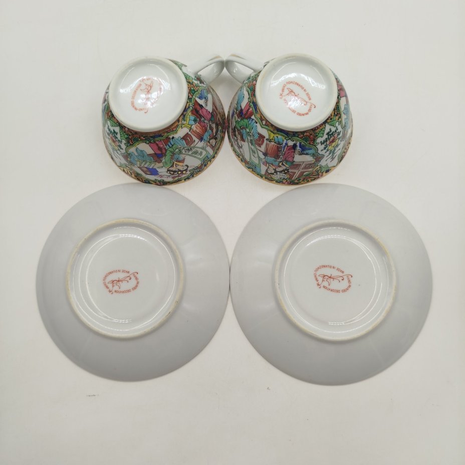 Набор из двух чайных пар украшенных сюжетом в восточном стиле, Guangzhou, фарфор, деколь с подрисовкой, золочение, Китай, 1970-1990 гг.