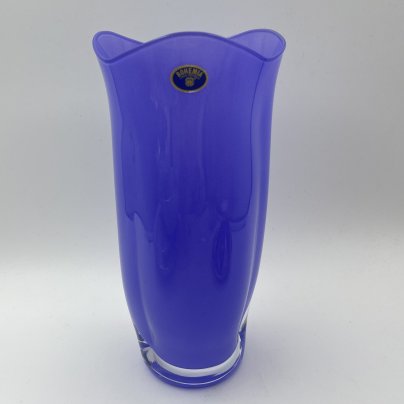 Ваза сиреневого оттенка в минималистичном стиле, стекло, Bohemia Crystal (Bohemia Glass), Чехия, 2000-2020 гг.