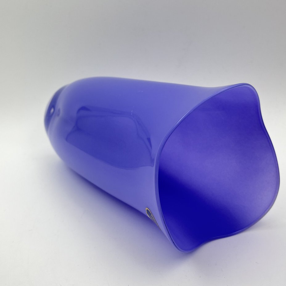 Ваза сиреневого оттенка в минималистичном стиле, стекло, Bohemia Crystal (Bohemia Glass), Чехия, 2000-2020 гг.