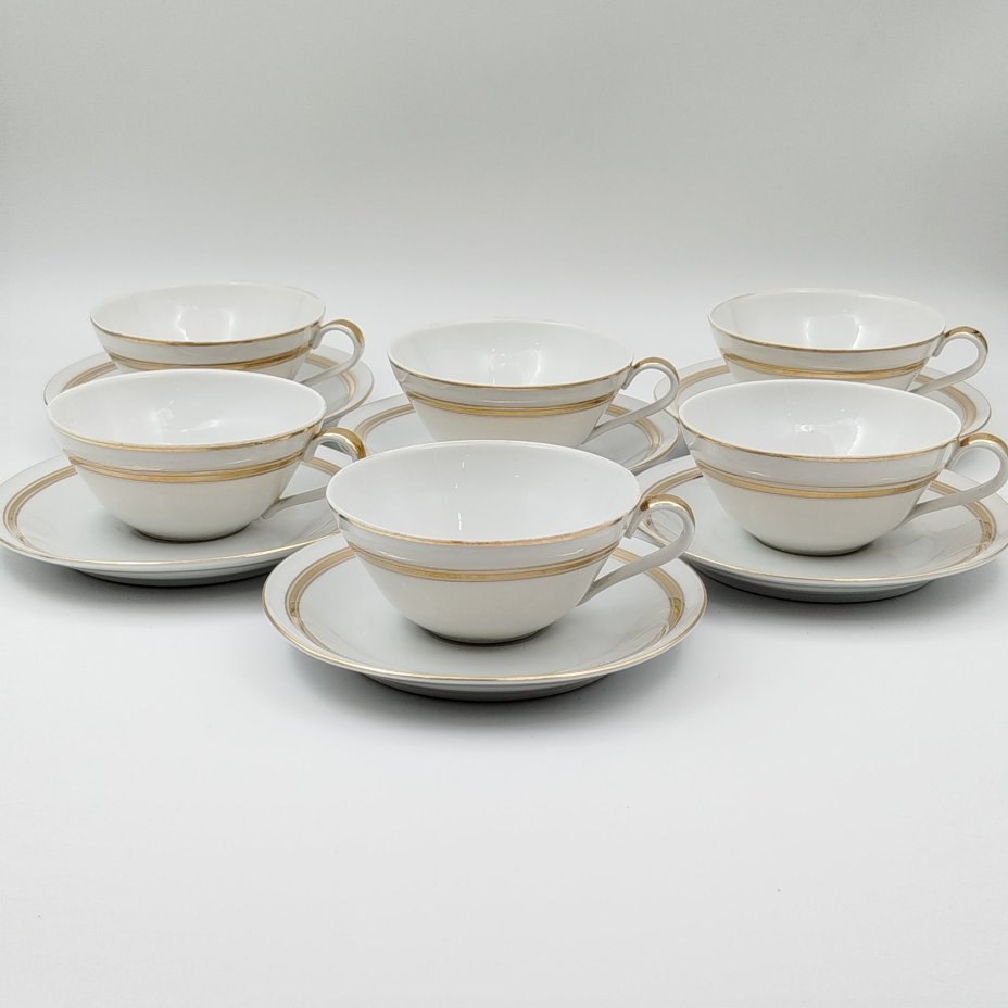 Сервиз чайно-кофейный на 6 персон, украшенный ленточным орнаментом (16 предметов), фарфор, золочение, Thun (Тун), Чехословакия, 1918-1945 гг.