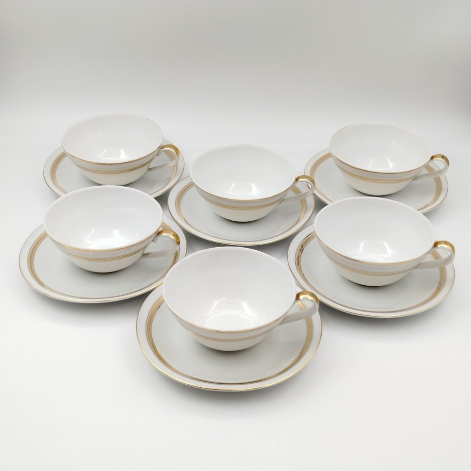 Сервиз чайно-кофейный на 6 персон, украшенный ленточным орнаментом (16 предметов), фарфор, золочение, Thun (Тун), Чехословакия, 1918-1945 гг.