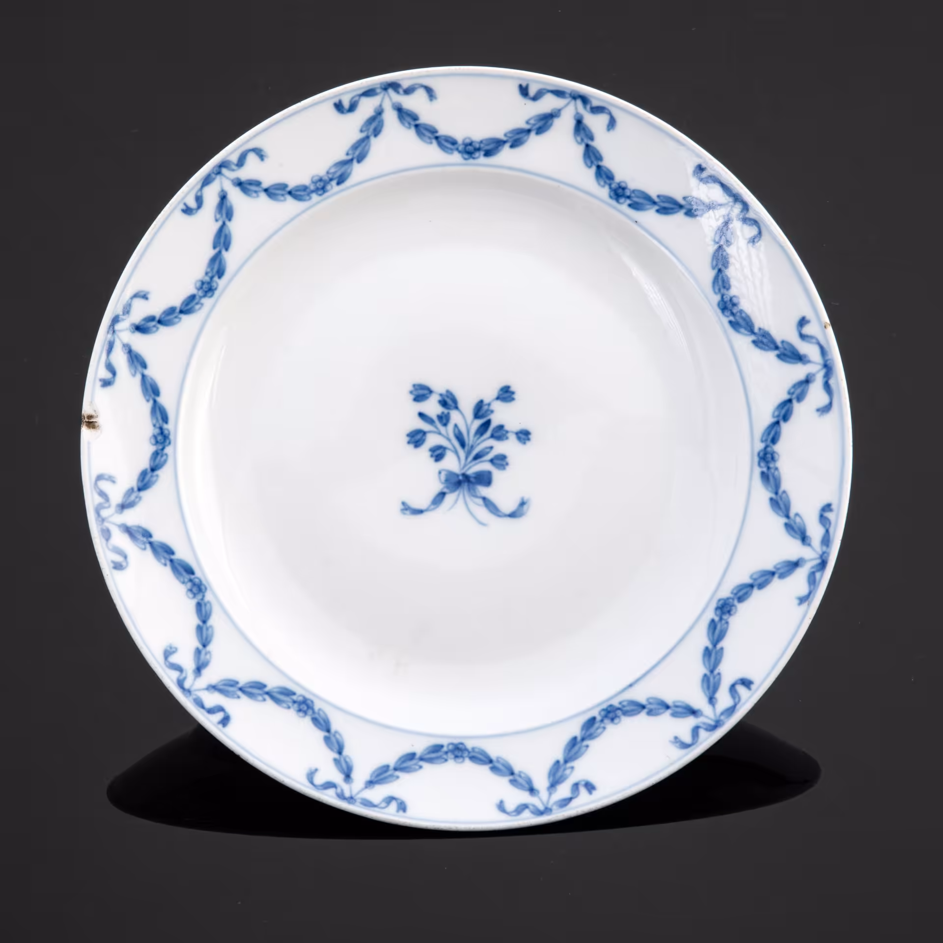 Тарелка с бортом украшенным венками, Meissen (Мейсенский фарфор)