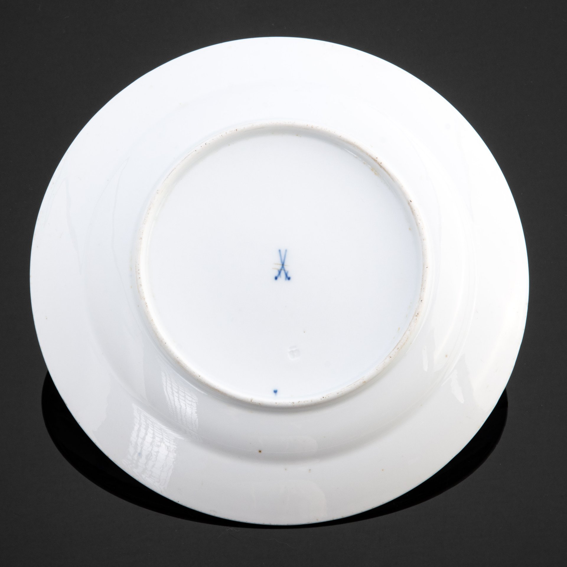 Тарелка с бортом украшенным венками, Meissen (Мейсенский фарфор)