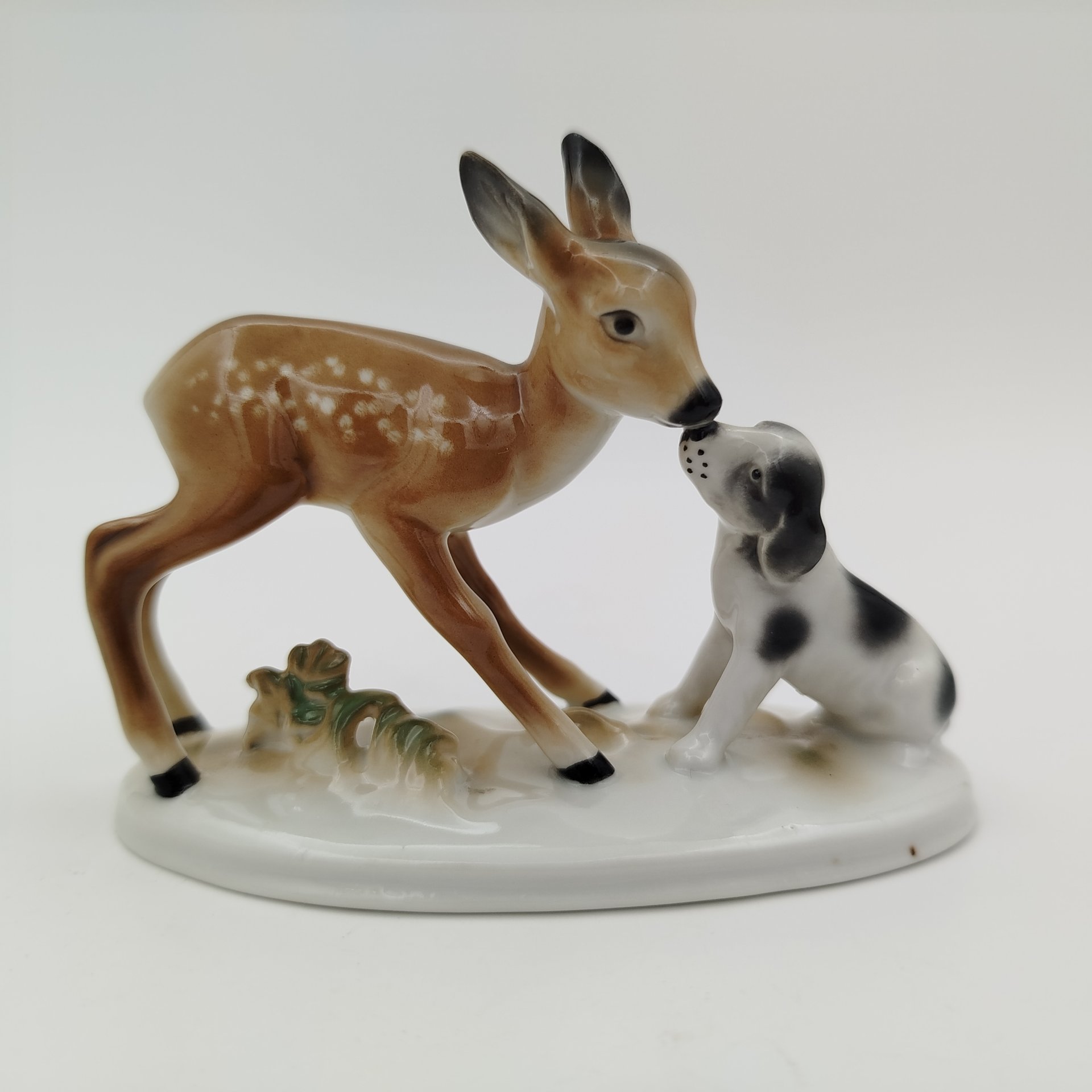 Статуэтка "Олененок и щенок", Schaubach-Kunst