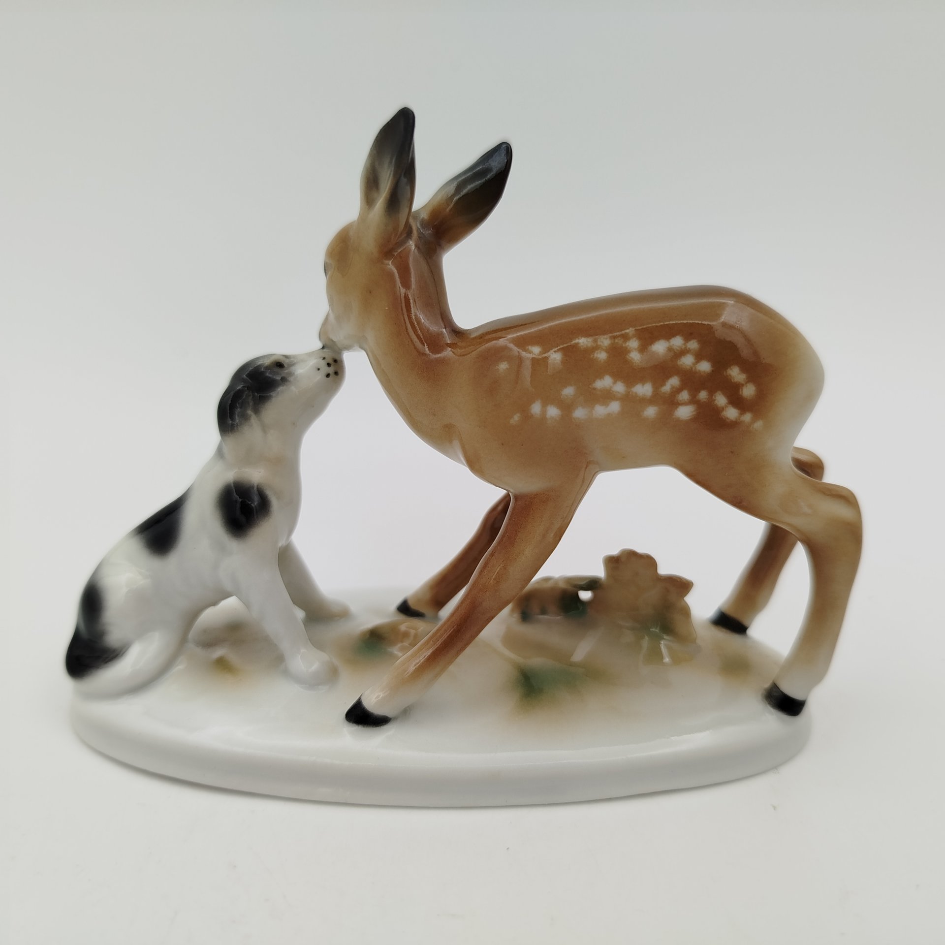 Статуэтка "Олененок и щенок", Schaubach-Kunst