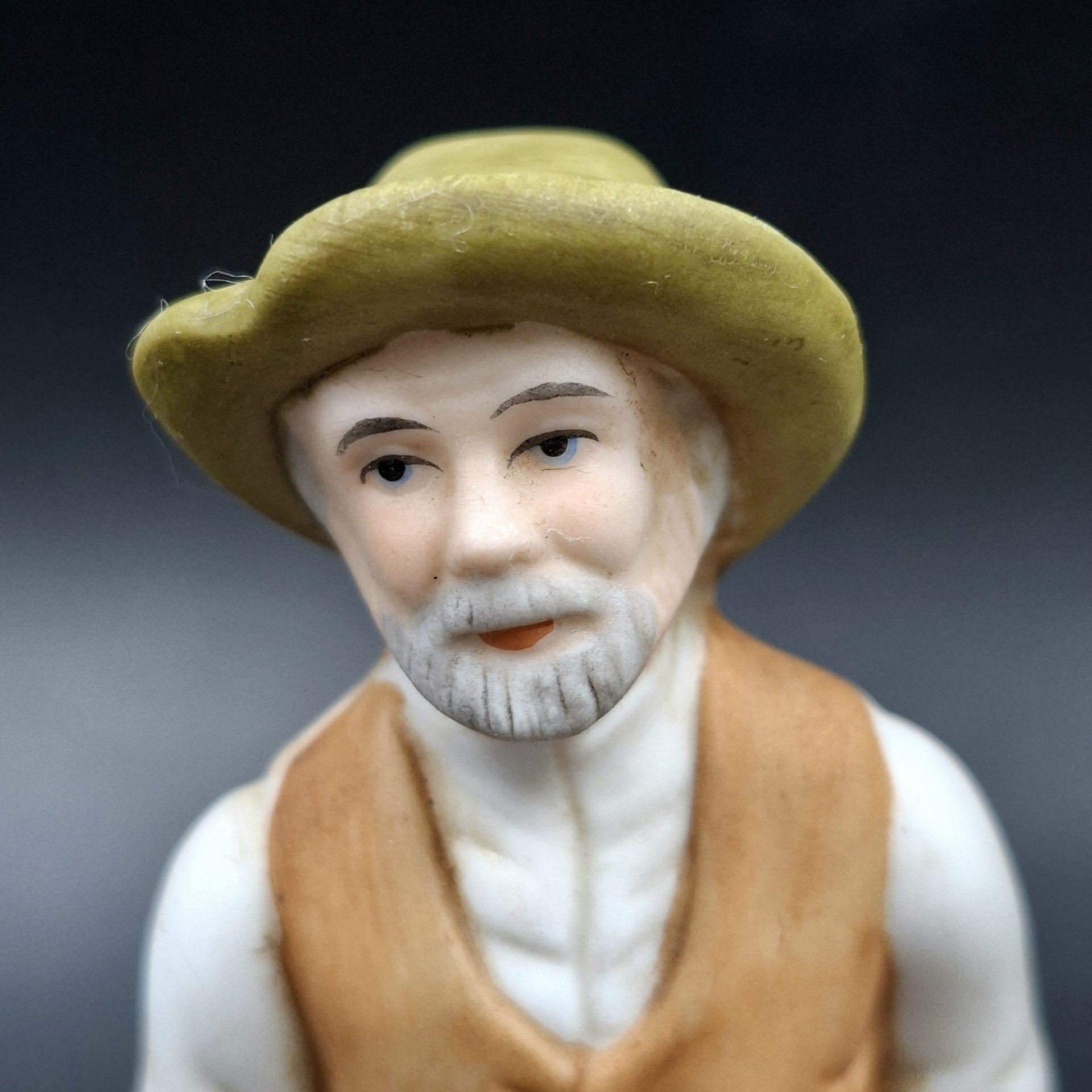 Статуэтки парные "Крестьянин с крестьянкой", фирма "CDC", фарфор, роспись, Шри-Ланка, 2000-2020 гг.