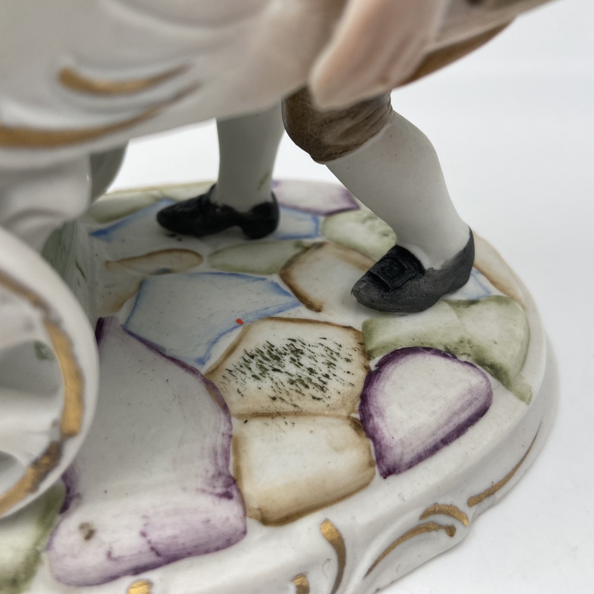 Статуэтка "Мальчик с тележкой цветов", фарфор, роспись, Европа, 2000-2015 гг.