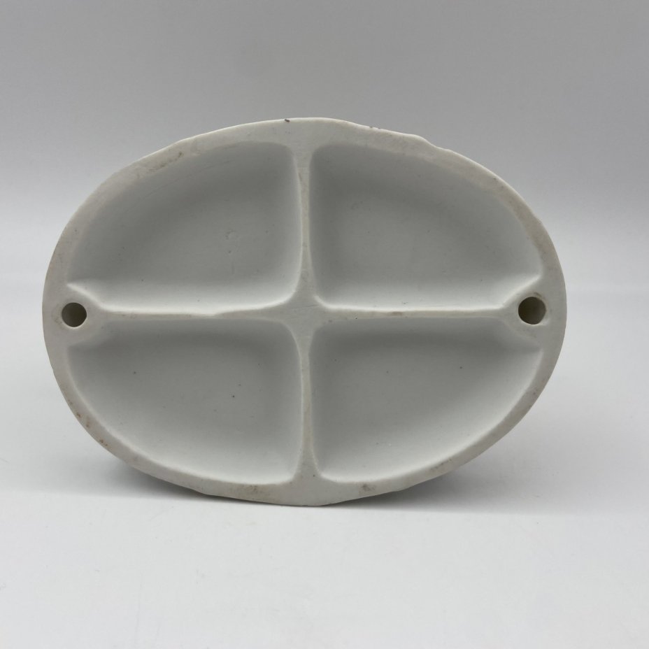 Статуэтка "Мальчик с тележкой цветов"