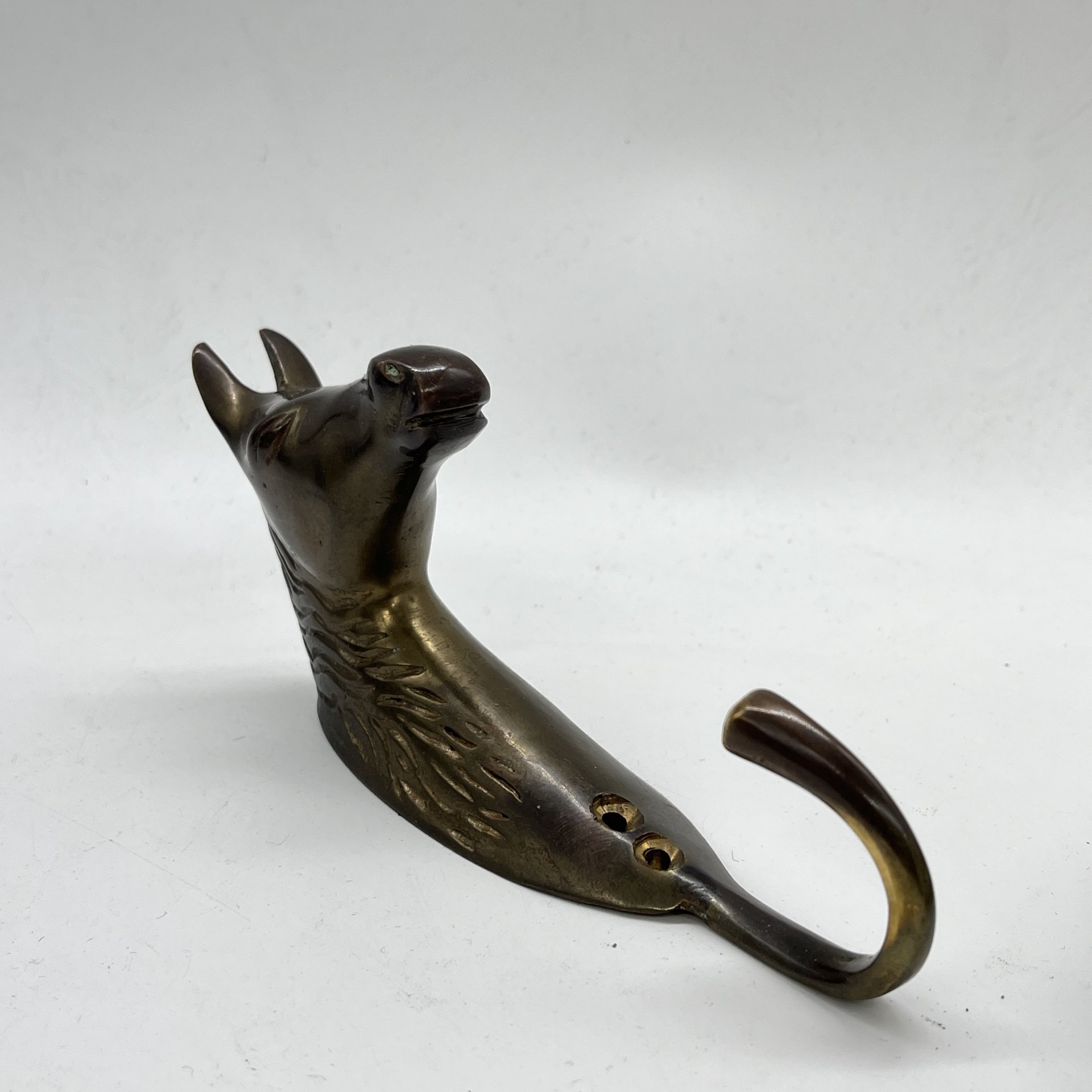 Вешалка-крючок в виде головы лошади