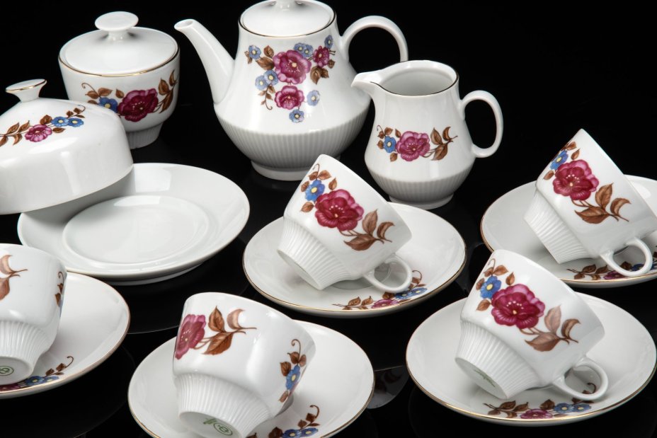 Сервиз чайный с цветочным декором на 6 персон (16 предметов), фарфор, деколь, золочение, Colditz (Кольдиц), ГДР, 1960-1980 гг.