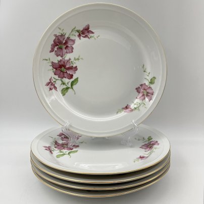 Тарелки обеденные на 5 персон, украшенные цветочным декором