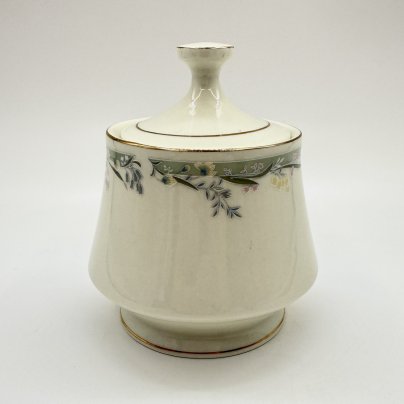 Сахарница, украшенная флоральным декором, фарфор, деколь, золочение, Китай, 1990-2010 гг.