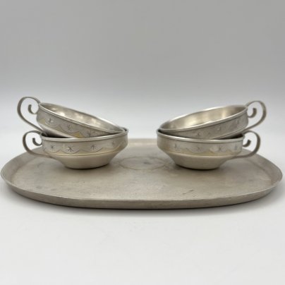 Набор кофейных чашек на подносе (4 шт.)