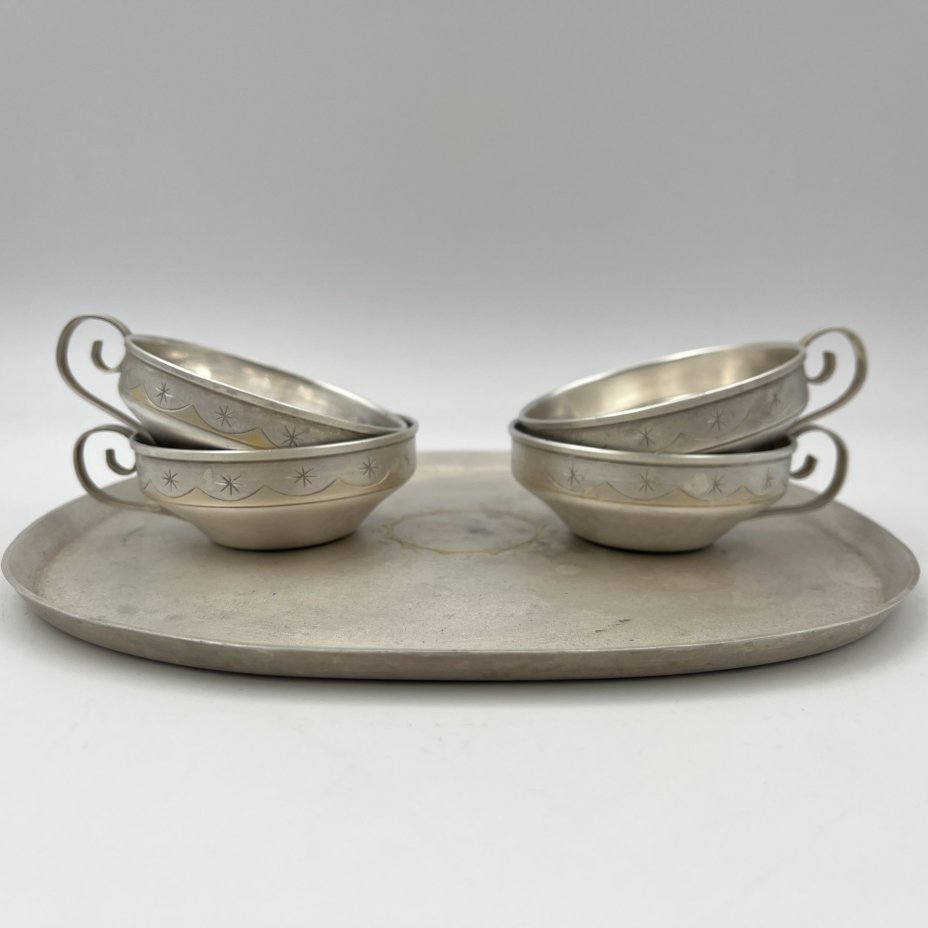 Набор кофейных чашек на подносе (4 шт.)