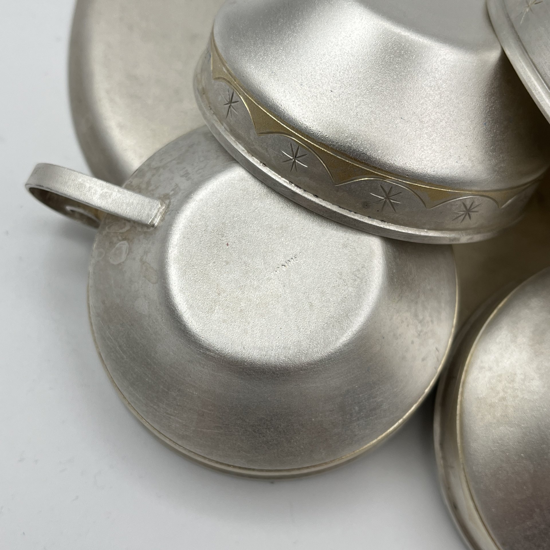 Набор кофейных чашек на подносе (4 шт.)