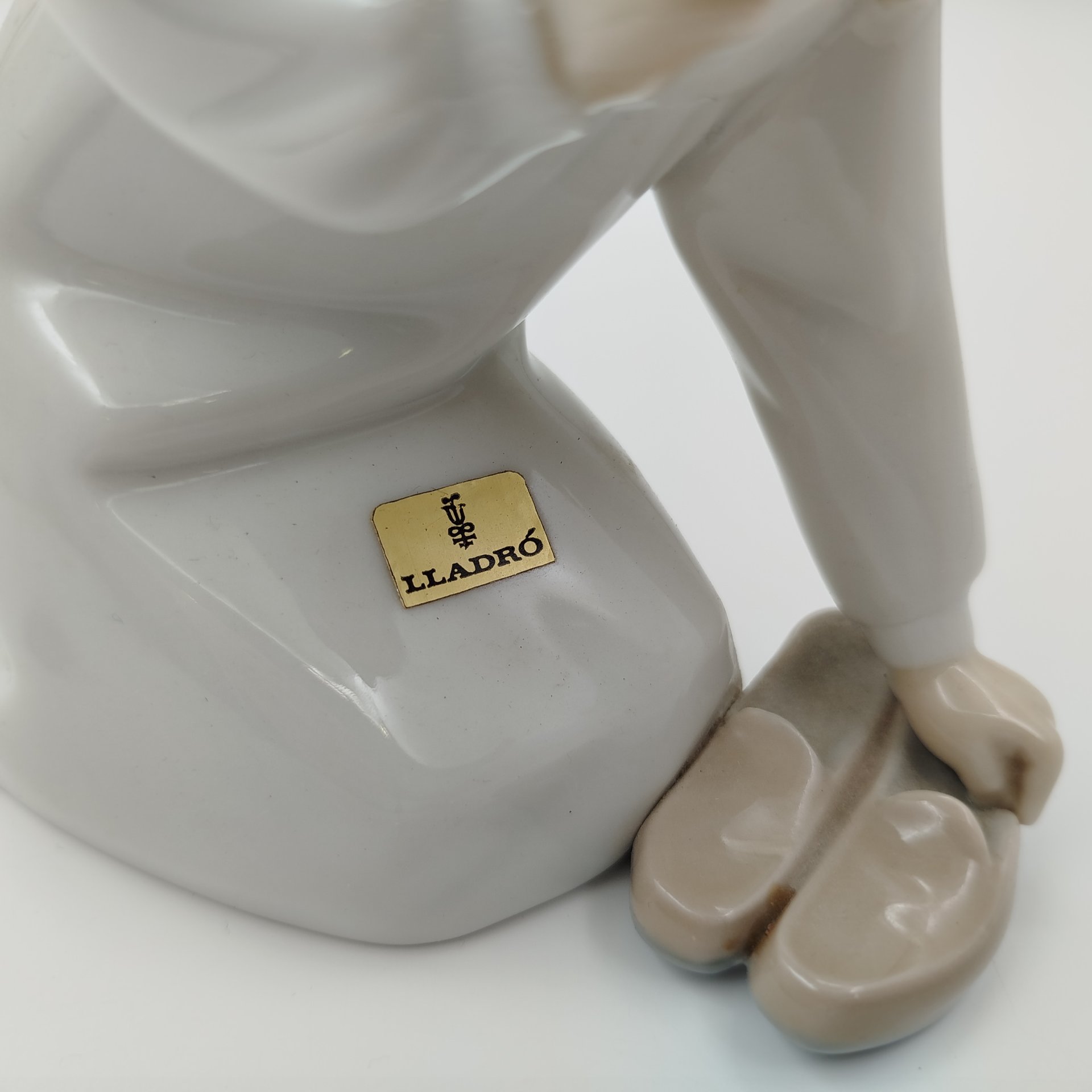 Статуэтка "Девочка с тапочками", фарфор, роспись, Lladro, Испания, 1971-1974 гг.