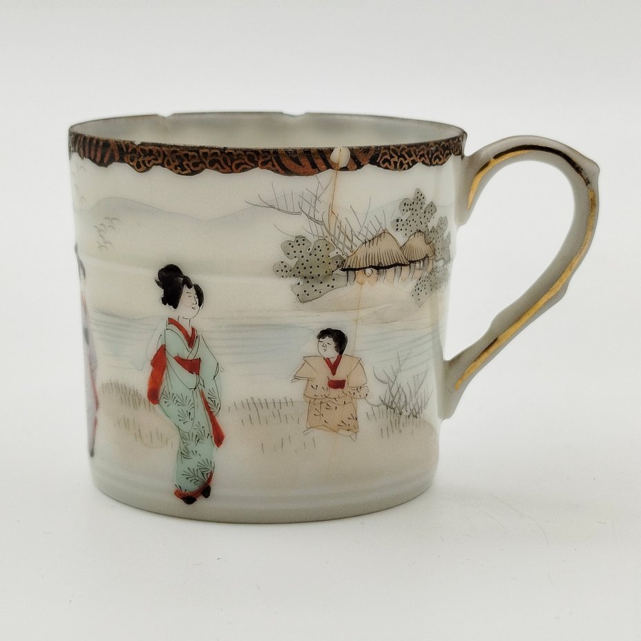 Чашка кофейная с изображением пейзажа и жанровой сценки, 伊藤造 (Ito-zou)