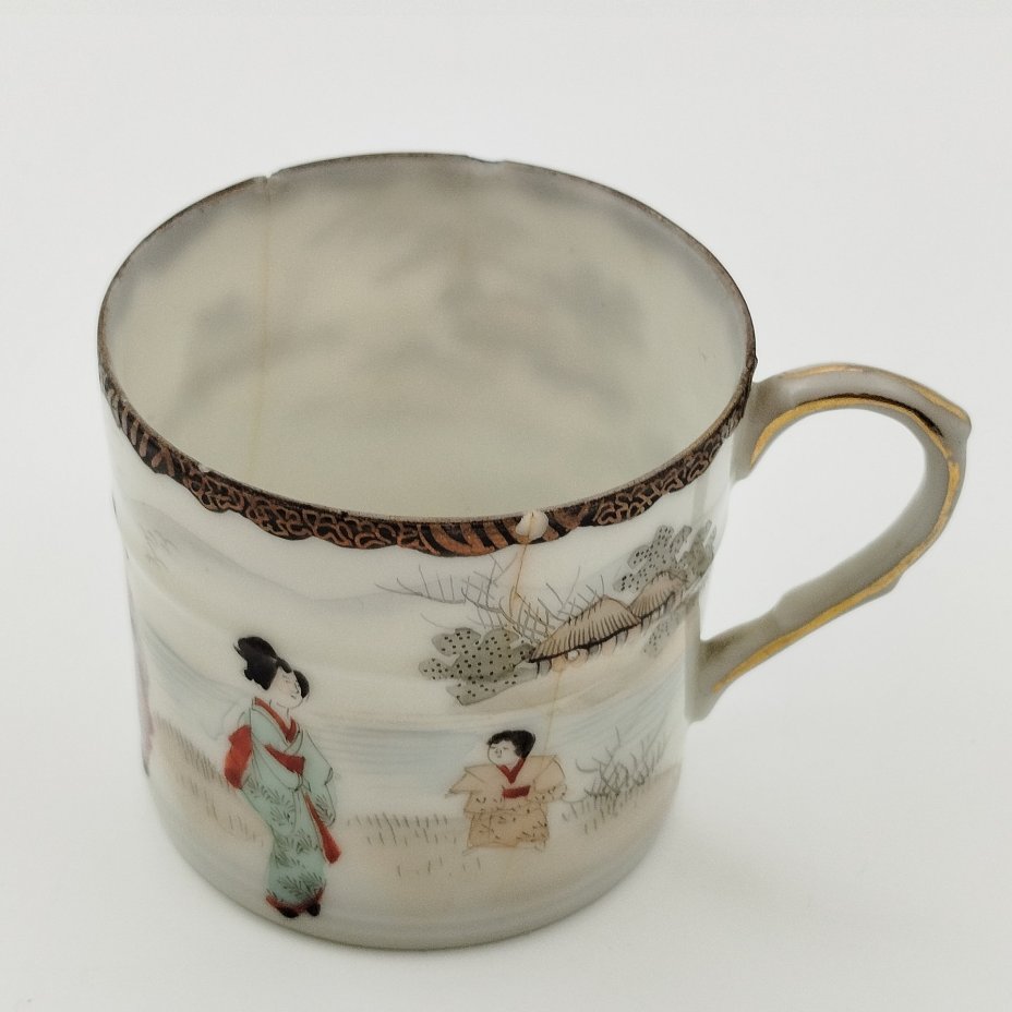 Чашка кофейная с изображением пейзажа и жанровой сценки, 伊藤造 (Ito-zou)