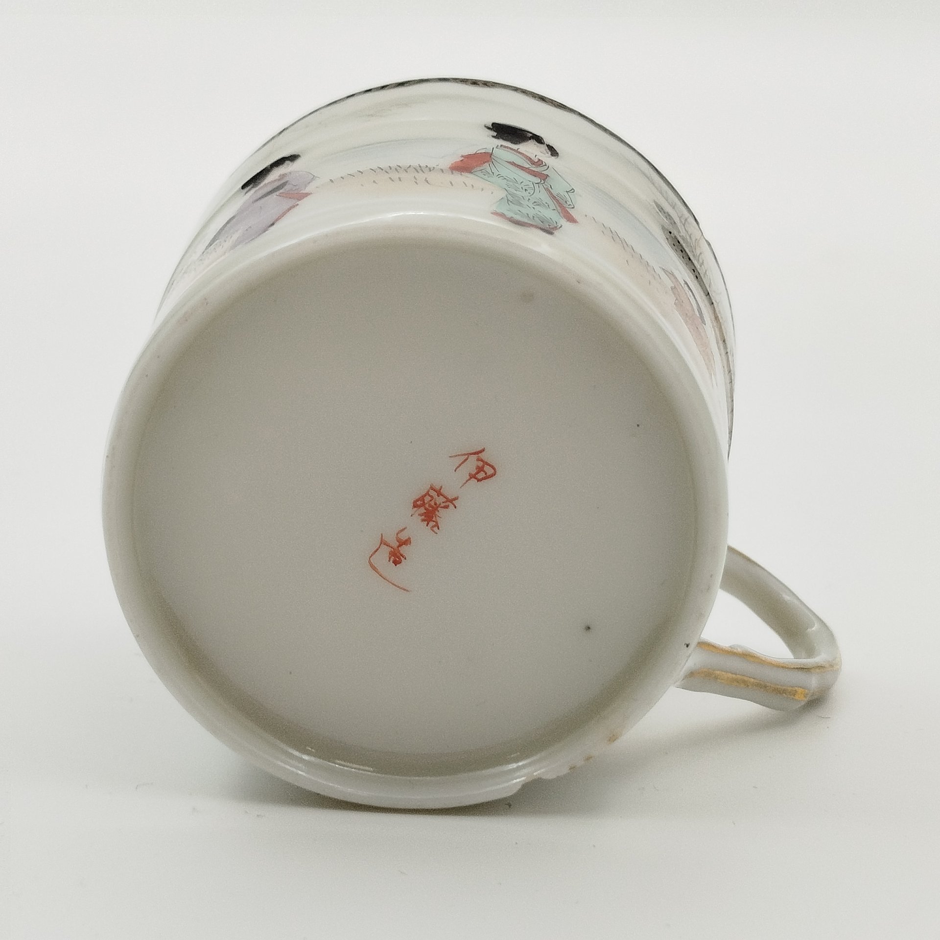 Чашка кофейная с изображением пейзажа и жанровой сценки, 伊藤造 (Ito-zou)