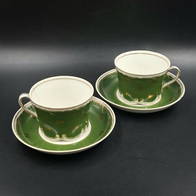 Набор из двух чайных пар зеленого цвета с декором в виде розочек, фарфор, крытье, золочение, Дмитровский фарфоровый завод (ДФЗ Вербилки), СССР, 1954-1965 гг.