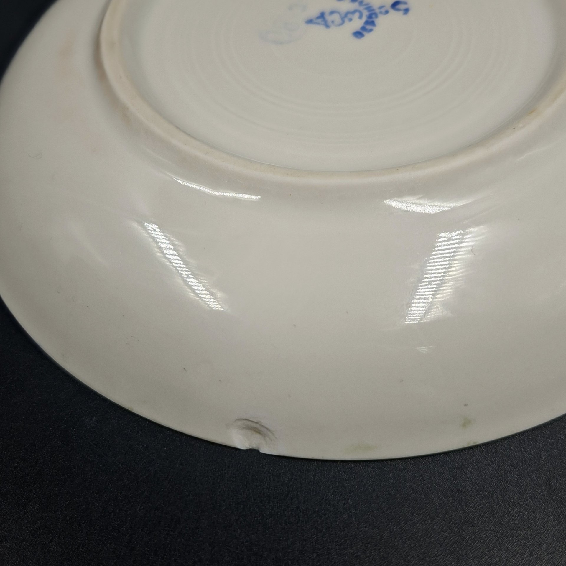 Набор из двух чайных пар зеленого цвета с декором в виде розочек, фарфор, крытье, золочение, Дмитровский фарфоровый завод (ДФЗ Вербилки), СССР, 1954-1965 гг.