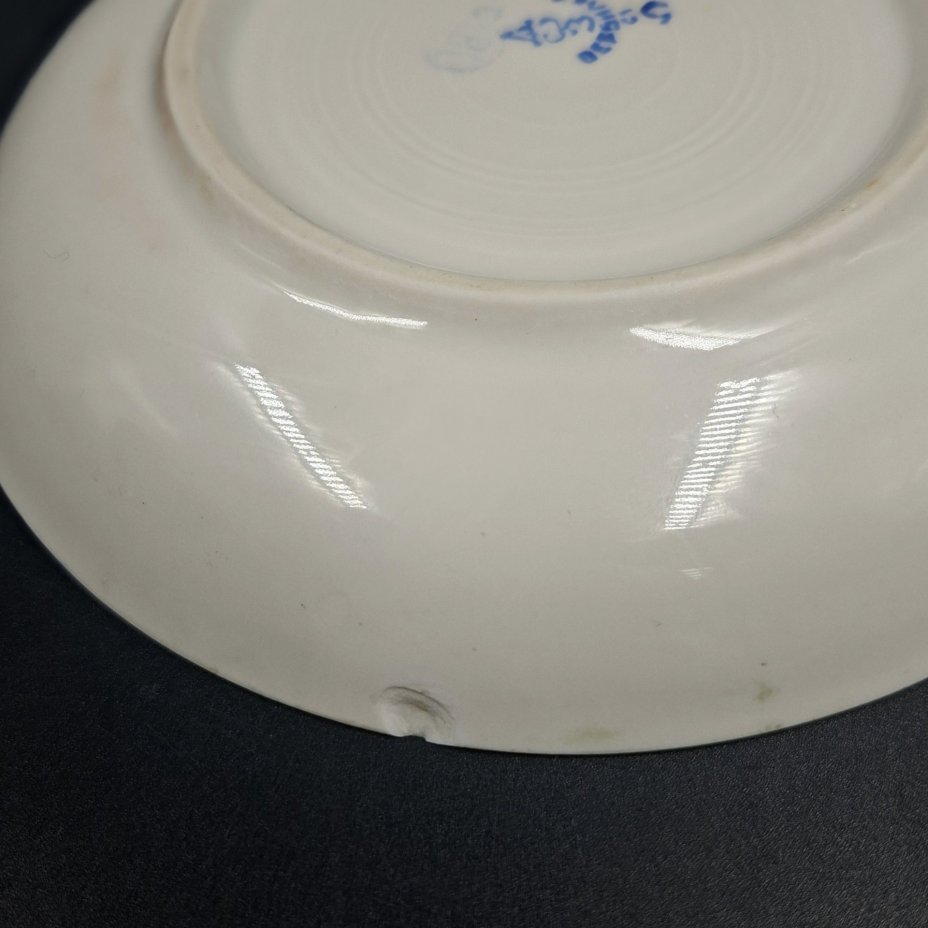 Набор из двух чайных пар зеленого цвета с декором в виде розочек, фарфор, крытье, золочение, Дмитровский фарфоровый завод (ДФЗ Вербилки), СССР, 1954-1965 гг.