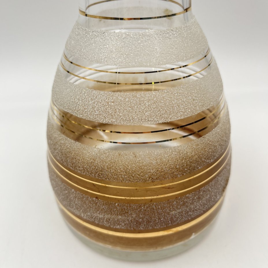 Графин (штоф), декорированный обсыпкой из стеклянной крошки