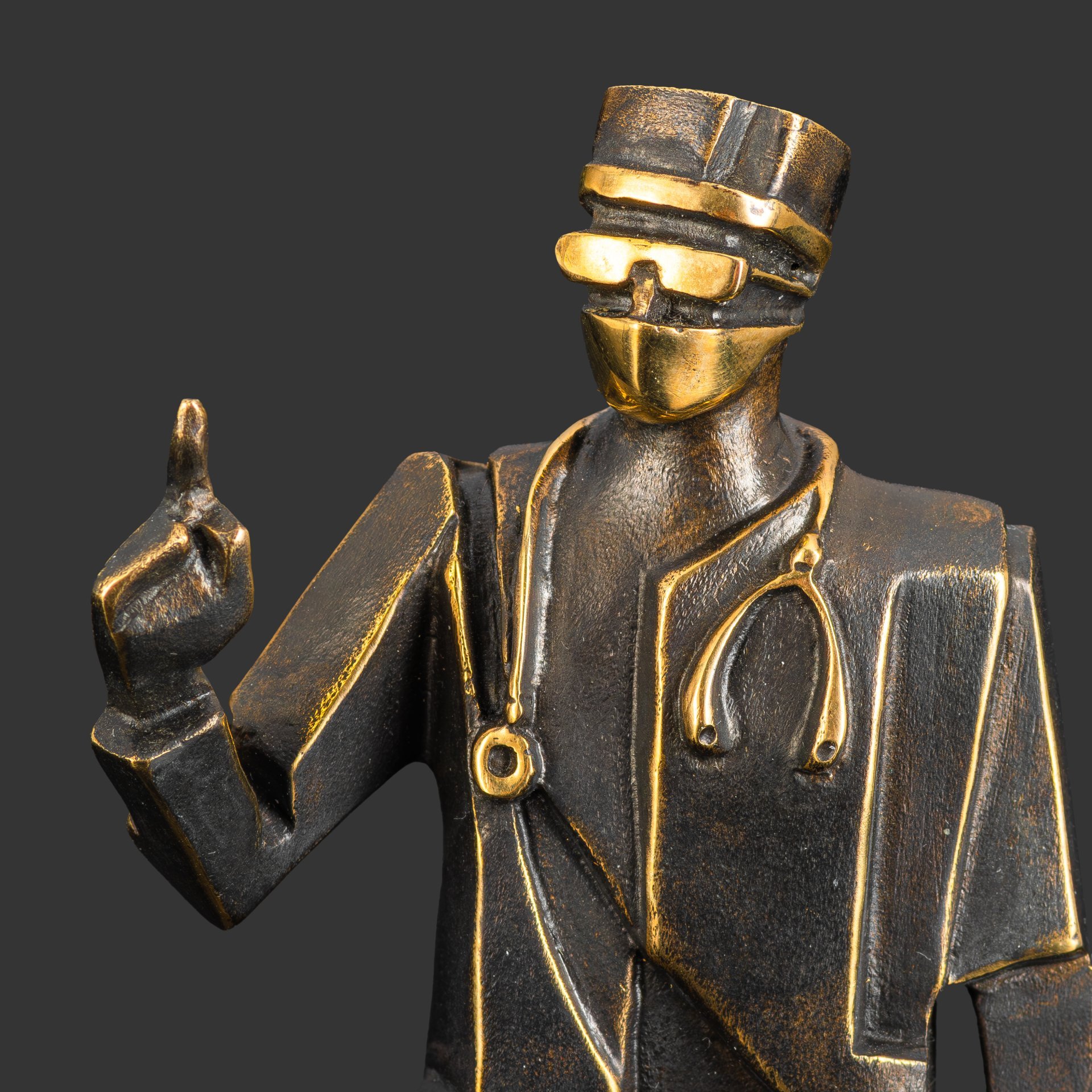 Скульптура "Доктор"