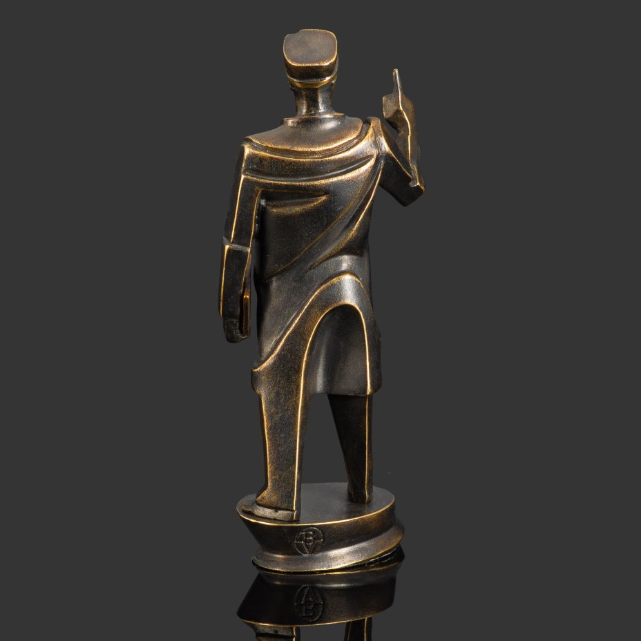 Скульптура "Доктор"