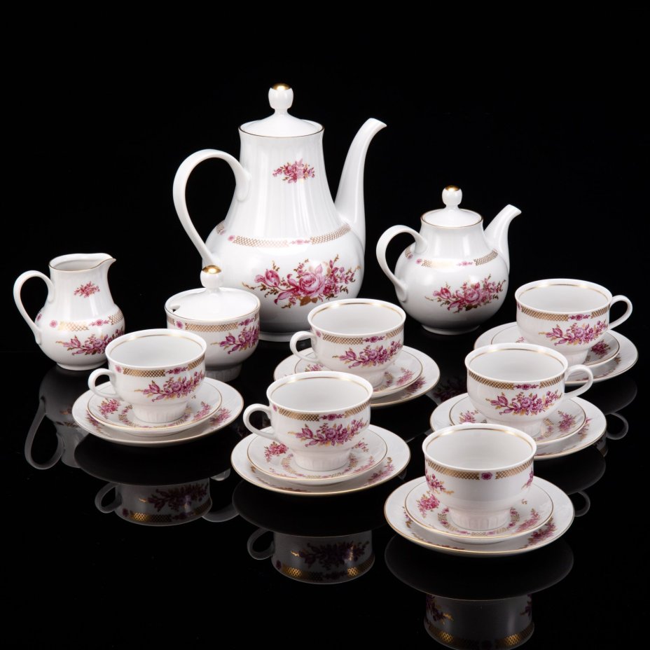 Сервиз чайно-кофейный с цветочным декором на 6 персон (22 предмета), фарфор, деколь, золочение, Graf Von Henneberg Porzellan, 1777 Jlmenau, ГДР, 1977-1990 гг.