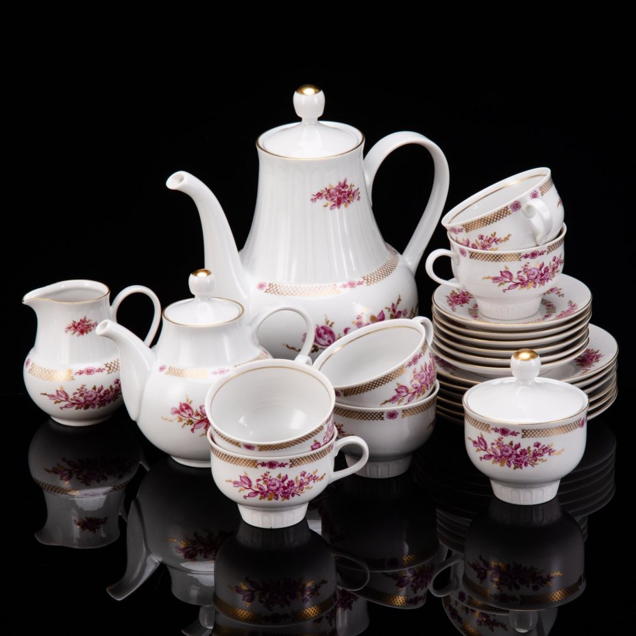 Сервиз чайно-кофейный с цветочным декором на 6 персон (22 предмета), фарфор, деколь, золочение, Graf Von Henneberg Porzellan, 1777 Jlmenau, ГДР, 1977-1990 гг.