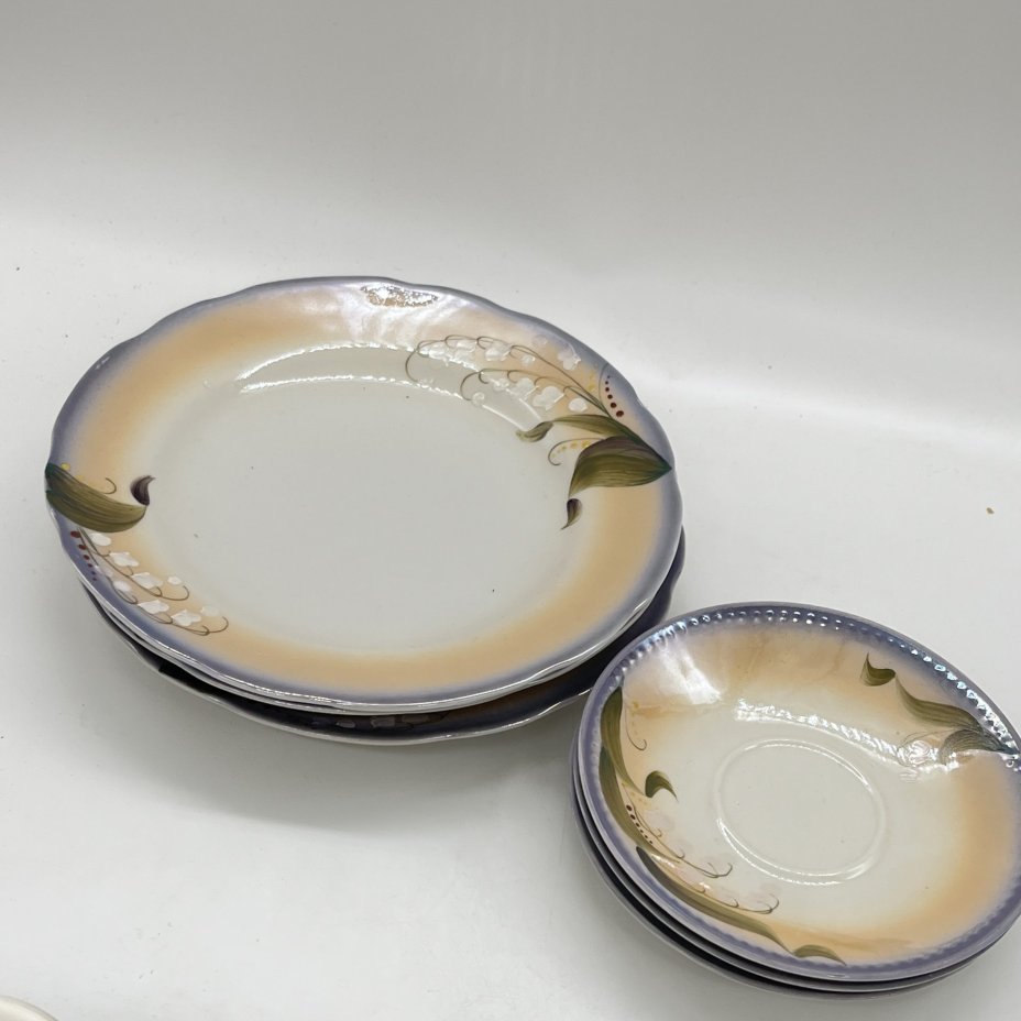 Набор из 3 тарелок и 3 блюдец с декором "Ландыши", фарфор, аэрография, роспись, Коростенский фарфоровый завод (КФЗ), СССР, 1960-1991 гг.