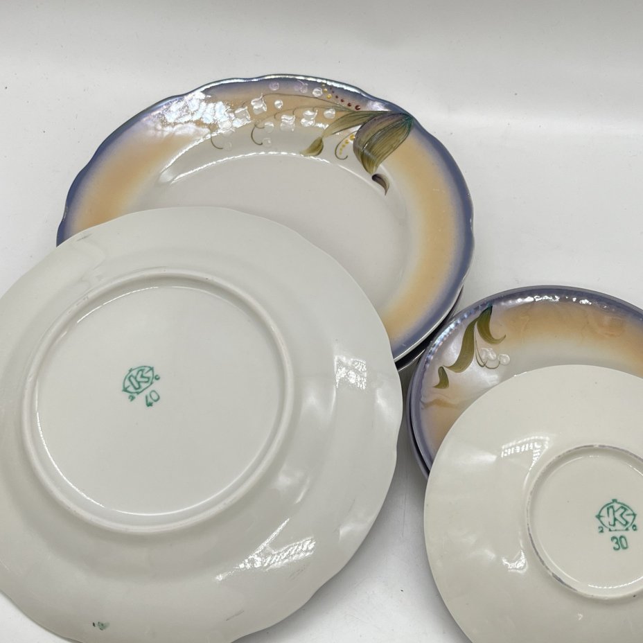 Набор из 3 тарелок и 3 блюдец с декором "Ландыши", фарфор, аэрография, роспись, Коростенский фарфоровый завод (КФЗ), СССР, 1960-1991 гг.